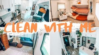 CLEAN WITH ME 2019 // HUSBAND CLEANS WITH ME  // TINY HOUSE // RV LIVING // CLEANING MOTIVATION