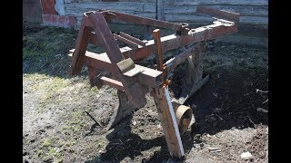 Трактор Т-40. Вспашка целины самодельным плугом первый раз. Учимся.