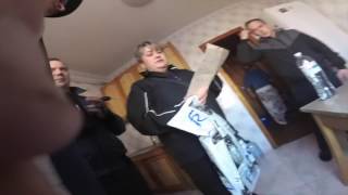 Как Мопса мусора выгнали из съемной квартиры. Снято скрытой камерой