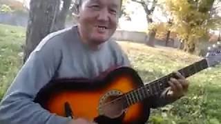 Казах классно спел уйгурскую песню