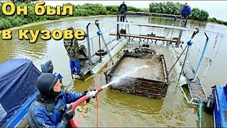 В КАБИНЕ БЫЛ ВОДИТЕЛЬ,А В КУЗОВЕ ЛЕЖАЛ ОН И НЕ САМ.