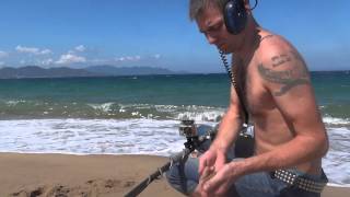 Собираем кольца под ногами отдыхающих. Treasure Hunters / Кладоискатели