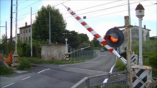 Spoorwegovergang Lucca (I) // Railroad crossing // Passaggio a livello
