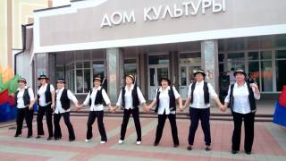 Танцующие бабушки!!! Зажигательный танец женщин!!!