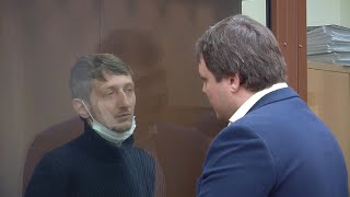 Захвативший заложников в столичном банке арестован на два месяца — видео из зала суда