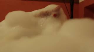 ASMR Preparing my bubble bath. Whispers and relaxing bubble sounds. Baño con burbujas ??