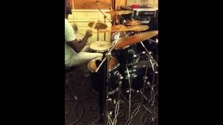 Kenny hughes praise break!
