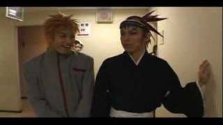 Renji & Ichigo acting like dorks