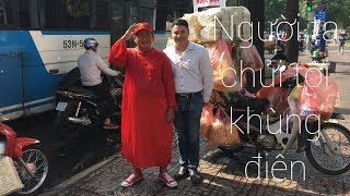 Người Đàn Ông Nhảy Múa bị chửi Điên Khùng — Bán bánh nuôi cả nhà với điệu nhảy Đàm Vĩnh Hưng.