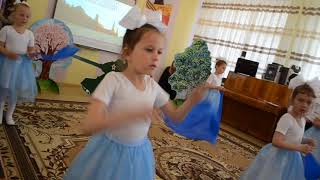 Городской фестиваль военно-патриотической песни. Инсценировка песни "Синий платочек"