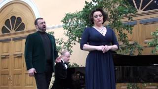 Н. Харито -  Хризантемы  - Элизабет Эннарис, Давид Гвинианидзе