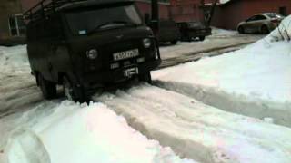 По снегу...