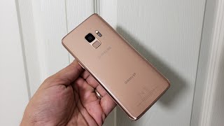 Hands On With the Brand New Galaxy S9 in Sunrise Gold