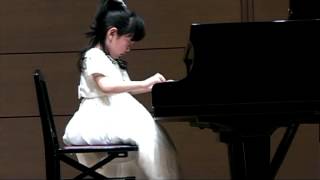 6歳児、初のピアノ発表会でデュラン・シャコンヌを弾く