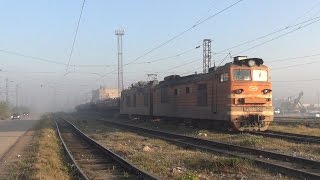 Тяговый агрегат ОПЭ1-114 следует из карьера