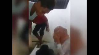 Viral, remaja mesum di telanjangi warga
