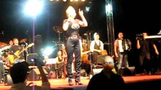 Lepa Brena Mostar 2009 - Okreces mi ledja + Nocas mi srce pati