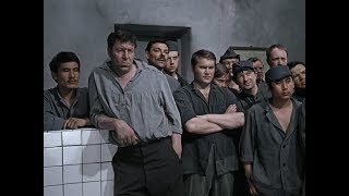 Вор в законе заходит в хату