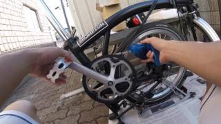 Cleaning The Chain of a Brompton