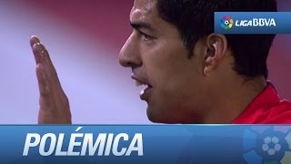 Detalle de calidad de Suárez y polémica tarjeta amarilla