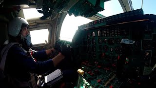 Бомбардировщики Ту-22М3 наносят бомбовый удар: кадры из кабины