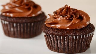 Banana Chocolate Cupcakes Recipe Demonstration - Joyofbaking.com
