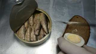 Бутерброд со шпротами и яйцом (Sprats sandwich with egg)