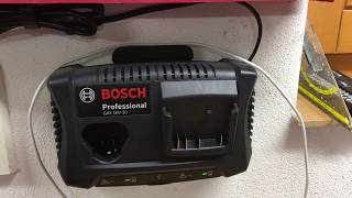 Univerzální nabíječka Bosch GAX 18-30