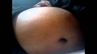 36 weeks pregnant-baby kicking [Plus size mommy]