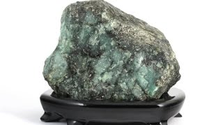 エメラルド (翠玉) 原石 494g / Emerald