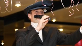 ► Тамада из Азии смешно танцует! Танцы до упаду