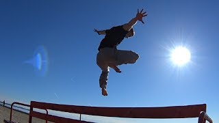 Сделали крутые элементы на турнике. Ну погоди! Съемки на пляже.