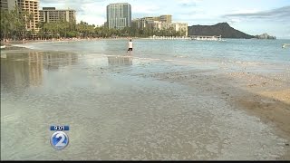 High tide floods beaches, roads on Oahu; what’s behind the deluge of water