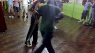 Pé Descalço - Dado e Deco dançando FUNK