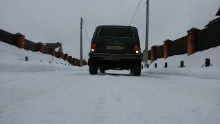 2012 ВАЗ 2131 НИВА (LADA 4X4 NIVA 5D) Старт на снегу. Без шипов