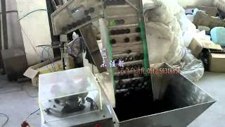 Cap slitting machine from Victor Machinery