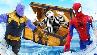Marvel Superheroes: Spiderman vs Thanos - Clown and Pirates battle