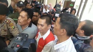 Detik-detik Kericuhan Sidang Perdana Fisrt Travel