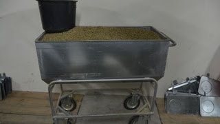 Комбикорм, кормление, поение в промышленном кролиководстве