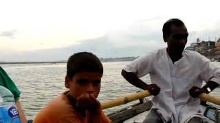 El niño que mas idiomas habla en India Lol