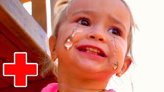Boo boo story from Mia. Ребёнок как бэби бон лечит маму!