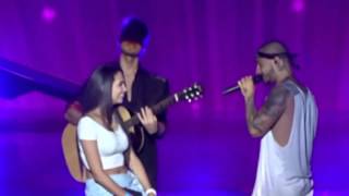 Maluma bacia Fan al concerto e se la porta via con se!