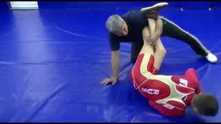 Вольная борьба-переворот скрестным захватом, freestyle wrestling training .