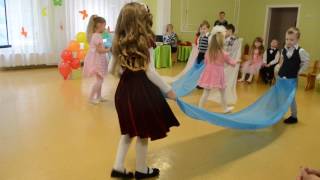 Очень красивый танец с тканью Утренник 8 Марта в детском саду Средняя группа