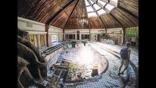EXPLORING ABANDONED PLAYBOY MANSION (CREEPY BLOOD STAINS)