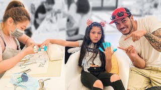 9 Year Old Gets Her Long Acrylic Nails Removed :( | Familia Diamond