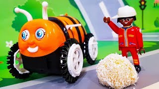 Мультики про машинки. Открываем новую ЛЕГО игрушку в мультике - сладкая конфетка. Видео для детей