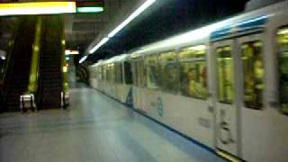 ETS LRT TRAIN SOUTHBOUND UNIVERSITY STATION