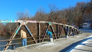 Crappie Fishing on Top of The Bridge. EP 73