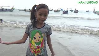 Pantai kelapa salah satu wisata keluarga di Tuban